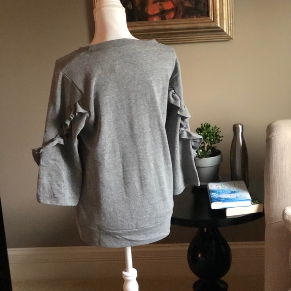 NEW!❗️LAST TWO❗️RUFFLED SLEEVE TOP💕 - Picture 4 of 4